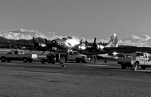 B-17 N483514